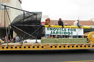 Jarbidge float big shovel, Nevada Day Parade